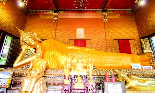 “วัดสามพระยา” ไหว้พระนั่งและพระนอน บารมีศักดิ์สิทธิ์