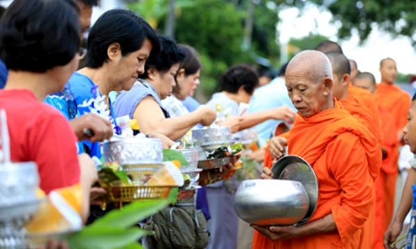 การทำบุญวัน “ออกพรรษา” 2559