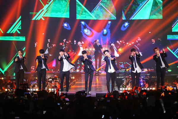 ผลการค้นหารูปภาพสำหรับ คอนเสิร์ต got7